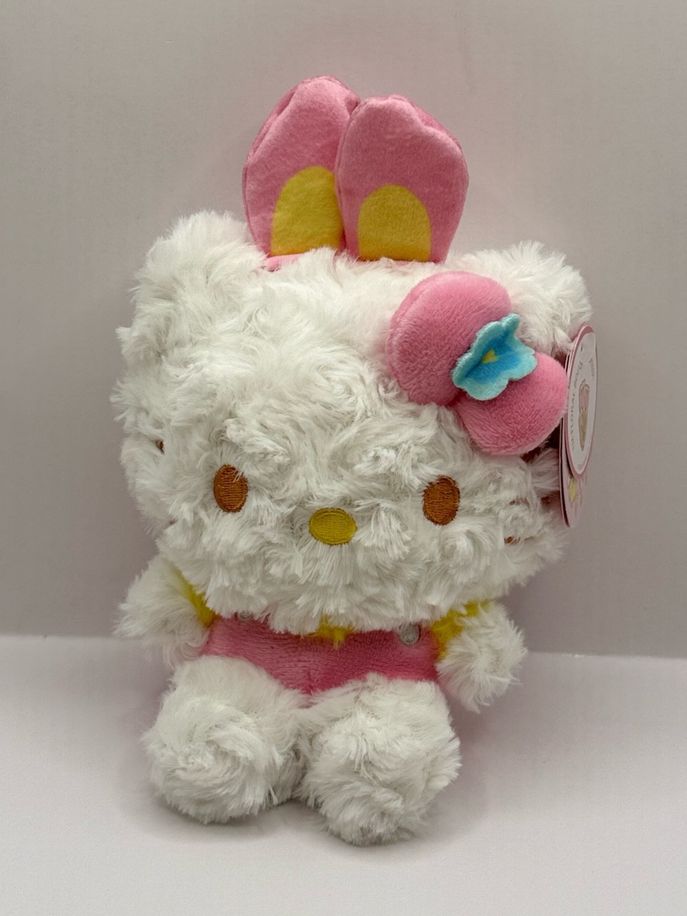 NWT Sanrio Hello Kitty Fuzzy Scented Plush Stuffed Animal Toy